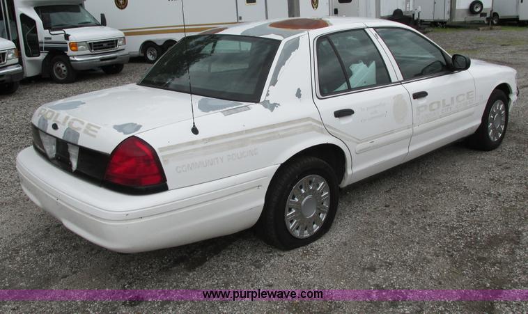 image for item J1134 2005 Ford Crown Victoria Police Interceptor