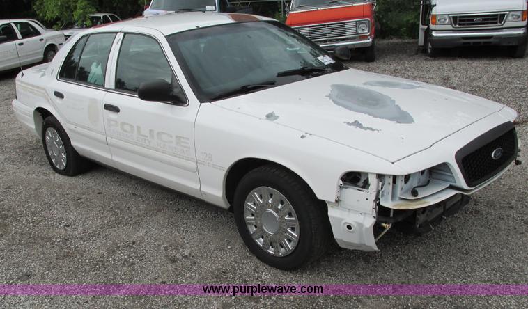 image for item J1134 2005 Ford Crown Victoria Police Interceptor