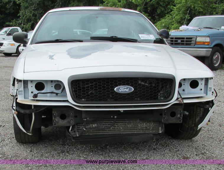 image for item J1134 2005 Ford Crown Victoria Police Interceptor