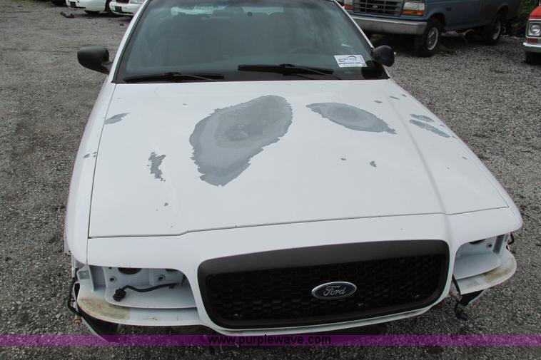image for item J1134 2005 Ford Crown Victoria Police Interceptor