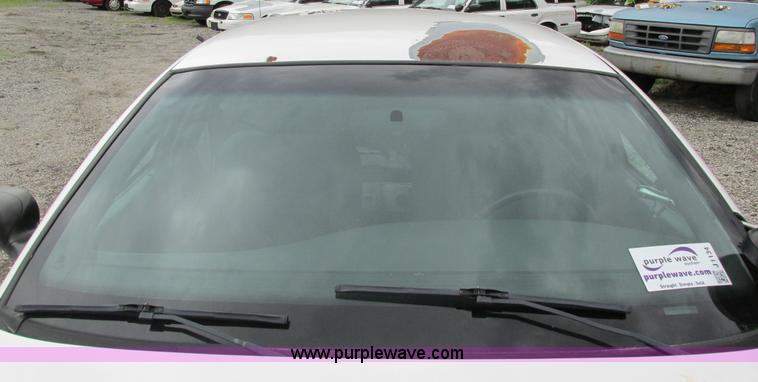 image for item J1134 2005 Ford Crown Victoria Police Interceptor