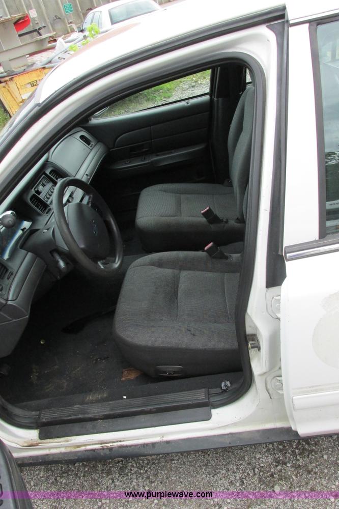 image for item J1134 2005 Ford Crown Victoria Police Interceptor