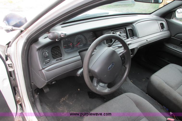 image for item J1134 2005 Ford Crown Victoria Police Interceptor