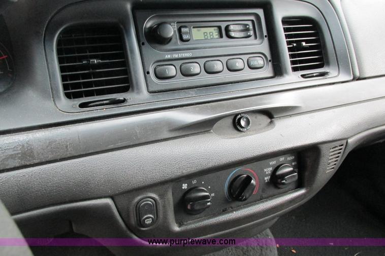 image for item J1134 2005 Ford Crown Victoria Police Interceptor