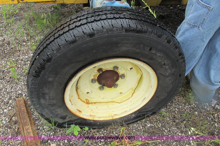 image for item J1135 Ford 5030 tractor