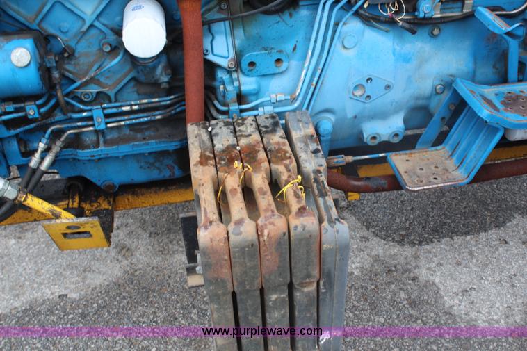 image for item J1136 Ford 5030 tractor