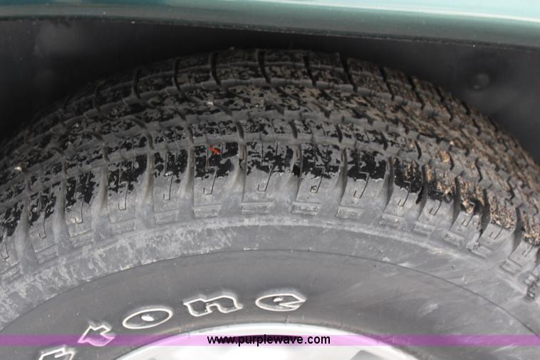 image for item J1155 2001 Dodge Durango SUV