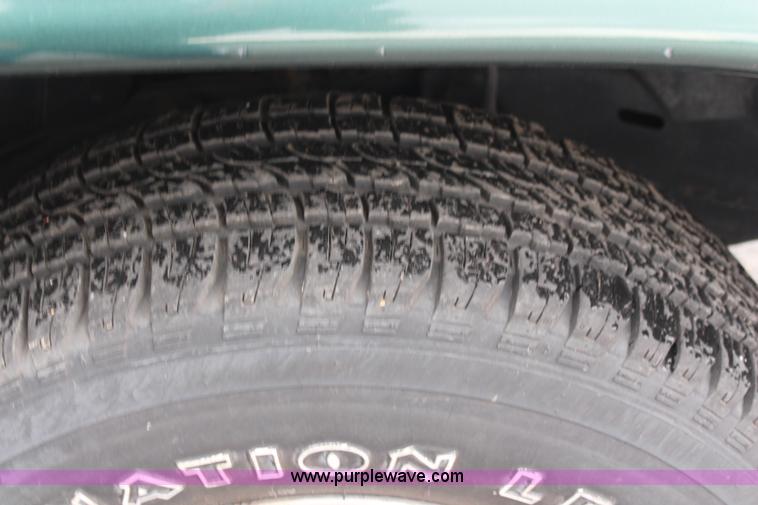 image for item J1155 2001 Dodge Durango SUV