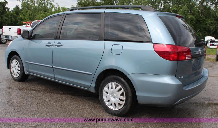 image for item J1156 2005 Toyota Sienna van