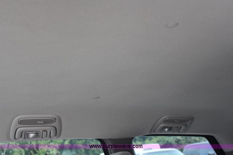 image for item J1156 2005 Toyota Sienna van