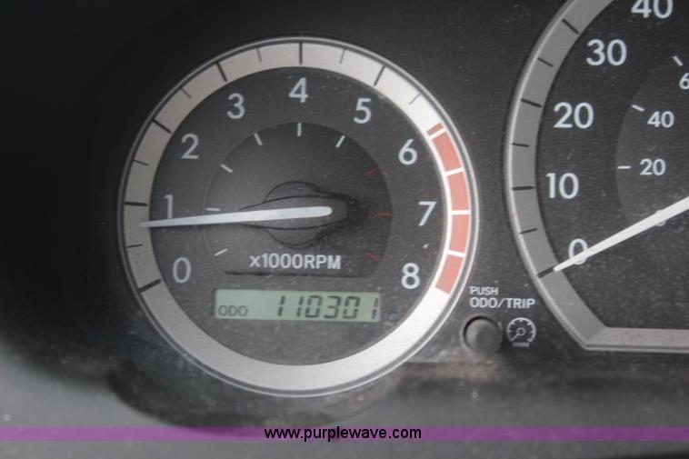 image for item J1156 2005 Toyota Sienna van