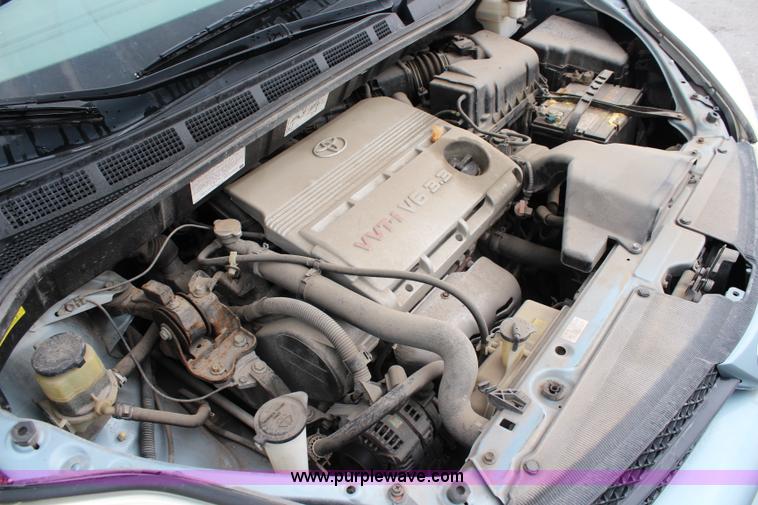 image for item J1156 2005 Toyota Sienna van