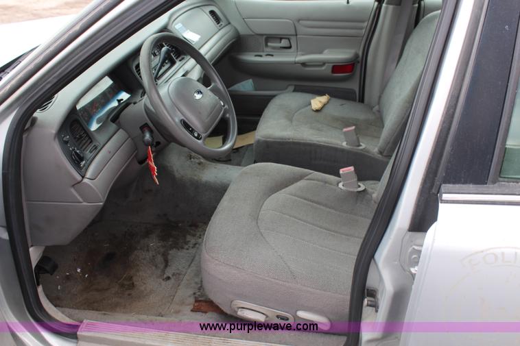 image for item J1177 2001 Ford Crown Victoria Police Interceptor