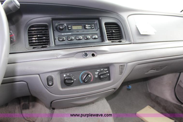 image for item J1177 2001 Ford Crown Victoria Police Interceptor