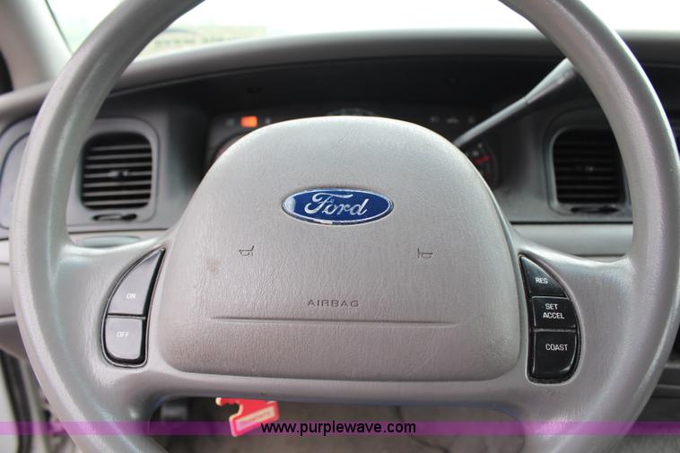 image for item J1177 2001 Ford Crown Victoria Police Interceptor