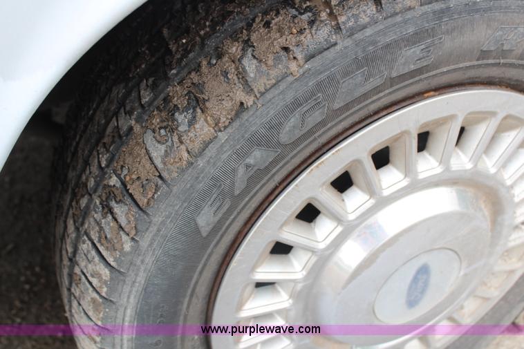 image for item J1177 2001 Ford Crown Victoria Police Interceptor