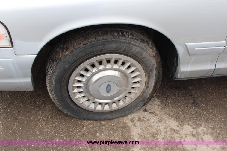 image for item J1177 2001 Ford Crown Victoria Police Interceptor