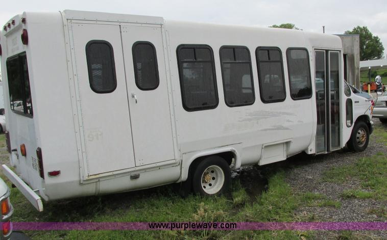 image for item J1184 1998 Ford Econoline E450 transit bus