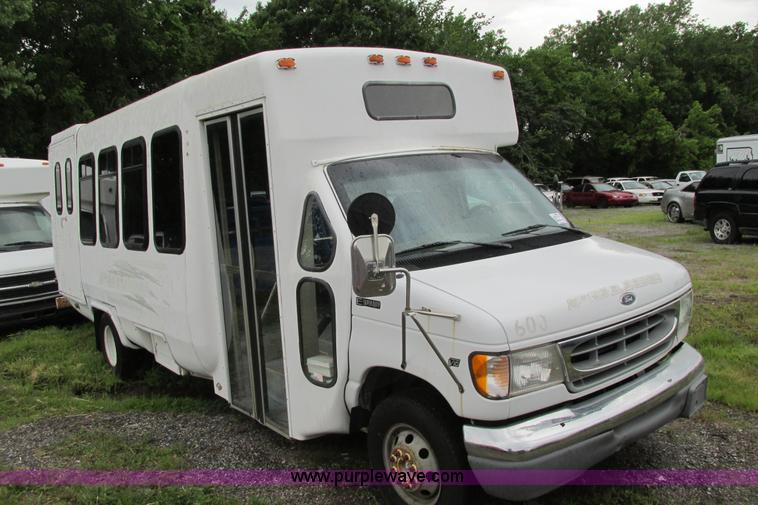 image for item J1184 1998 Ford Econoline E450 transit bus