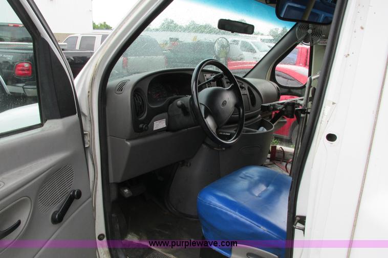 image for item J1184 1998 Ford Econoline E450 transit bus