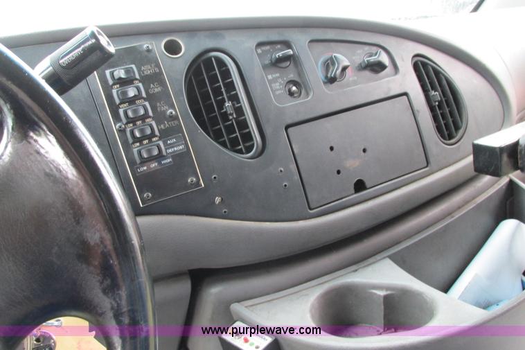 image for item J1184 1998 Ford Econoline E450 transit bus