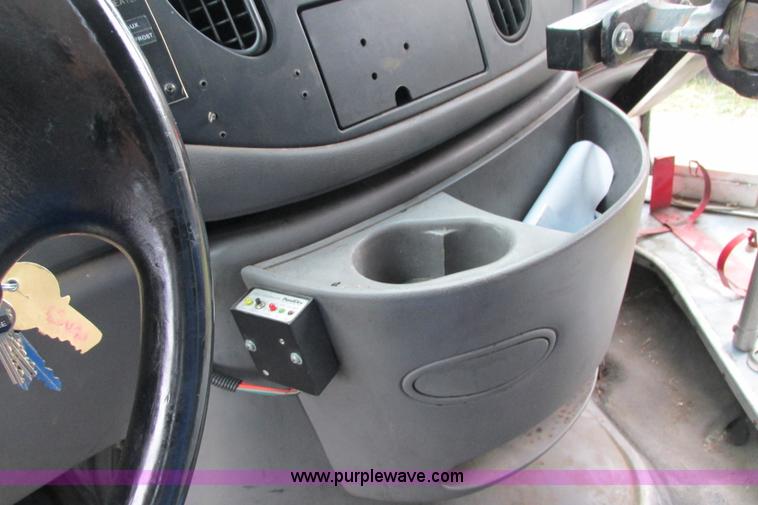 image for item J1184 1998 Ford Econoline E450 transit bus