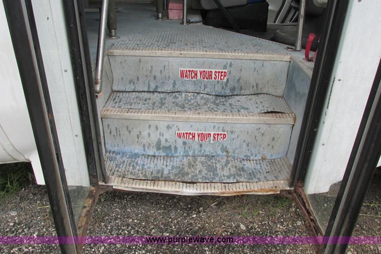 image for item J1184 1998 Ford Econoline E450 transit bus