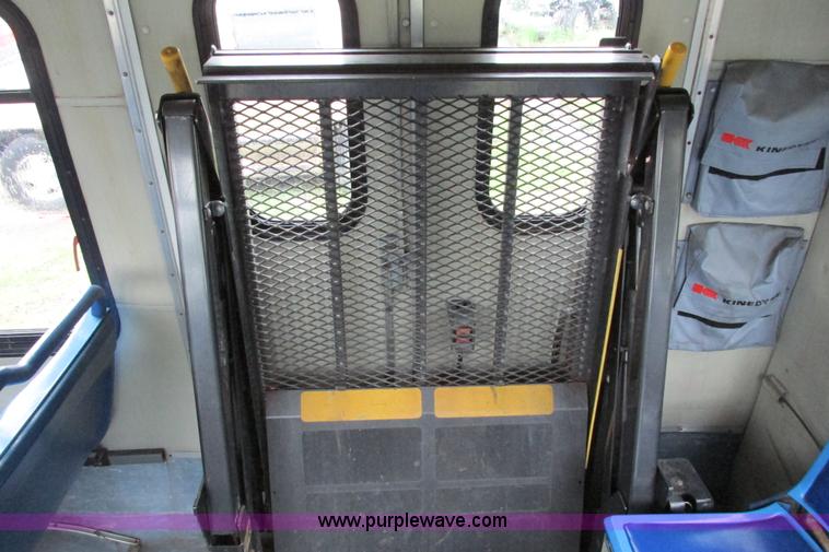 image for item J1184 1998 Ford Econoline E450 transit bus