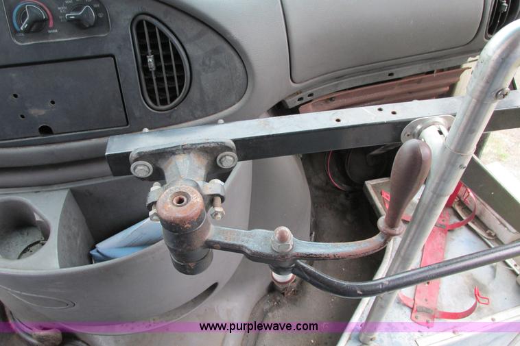 image for item J1184 1998 Ford Econoline E450 transit bus