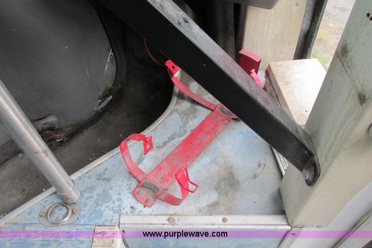 image for item J1184 1998 Ford Econoline E450 transit bus