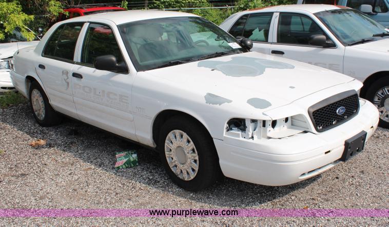 image for item J1186 2005 Ford Crown Victoria Police Interceptor 4.6L V8 SOHC 16V FFV gas engine