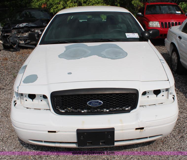 image for item J1186 2005 Ford Crown Victoria Police Interceptor 4.6L V8 SOHC 16V FFV gas engine