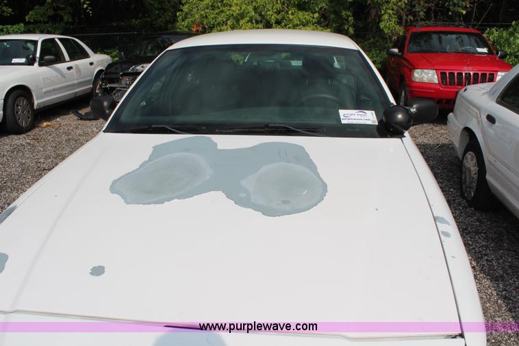 image for item J1186 2005 Ford Crown Victoria Police Interceptor 4.6L V8 SOHC 16V FFV gas engine