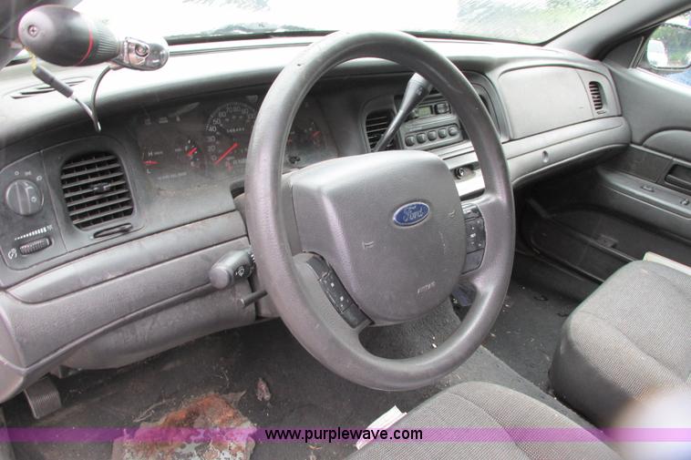 image for item J1186 2005 Ford Crown Victoria Police Interceptor 4.6L V8 SOHC 16V FFV gas engine