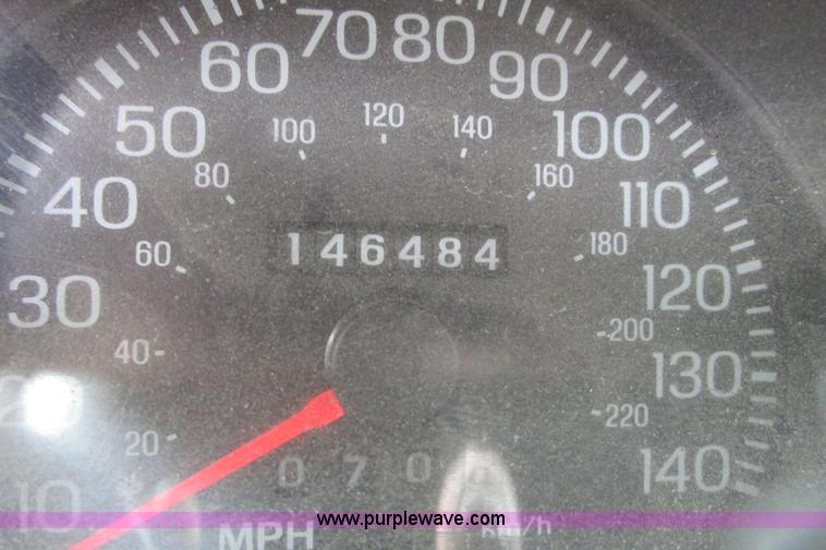 image for item J1186 2005 Ford Crown Victoria Police Interceptor 4.6L V8 SOHC 16V FFV gas engine