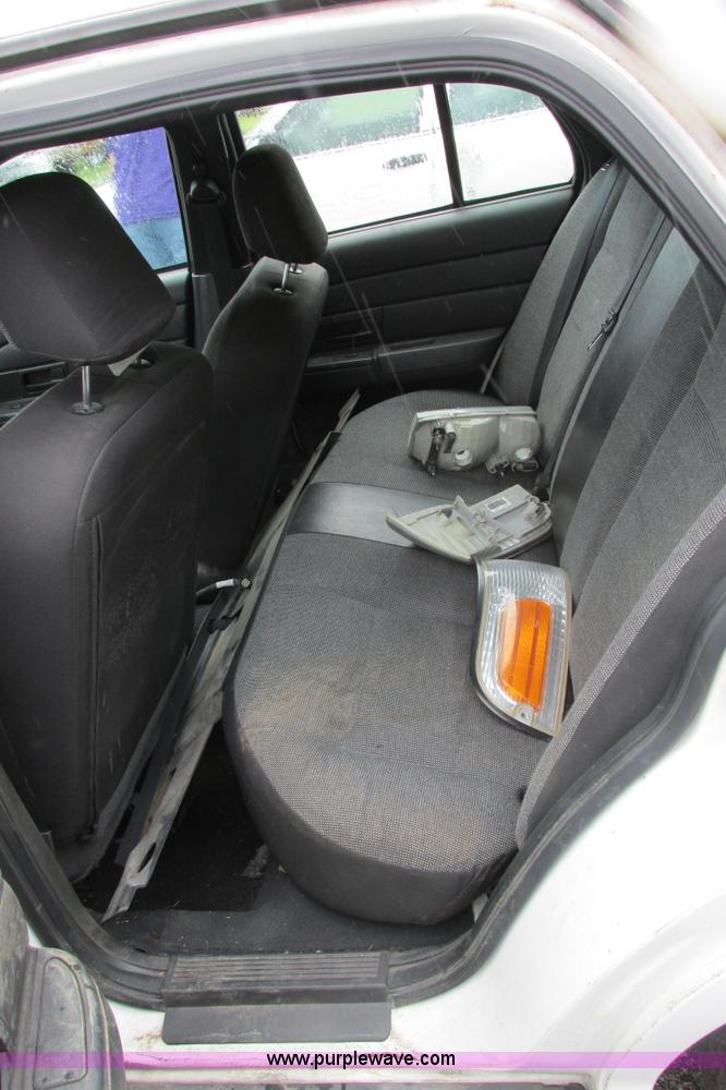 image for item J1186 2005 Ford Crown Victoria Police Interceptor 4.6L V8 SOHC 16V FFV gas engine