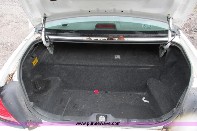 image for item J1186 2005 Ford Crown Victoria Police Interceptor 4.6L V8 SOHC 16V FFV gas engine