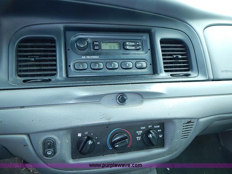 image for item J1195 2003 Ford Crown Victoria Police Interceptor