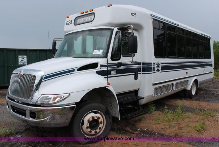 image for item J1199 2007 International 3200 bus