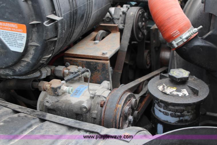 image for item J1199 2007 International 3200 bus