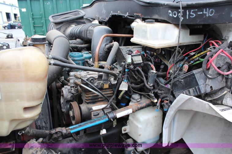 image for item J1199 2007 International 3200 bus