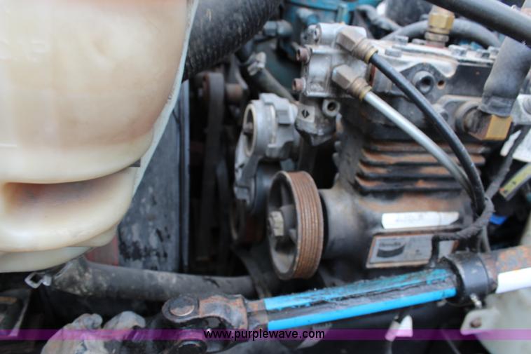 image for item J1199 2007 International 3200 bus