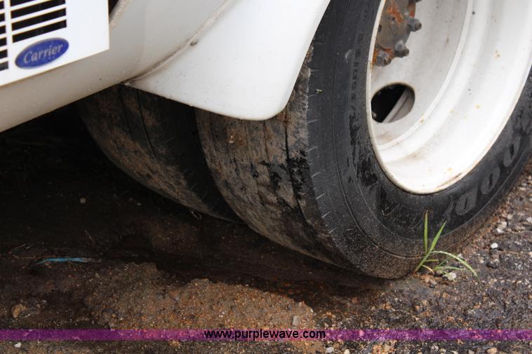 image for item J1199 2007 International 3200 bus