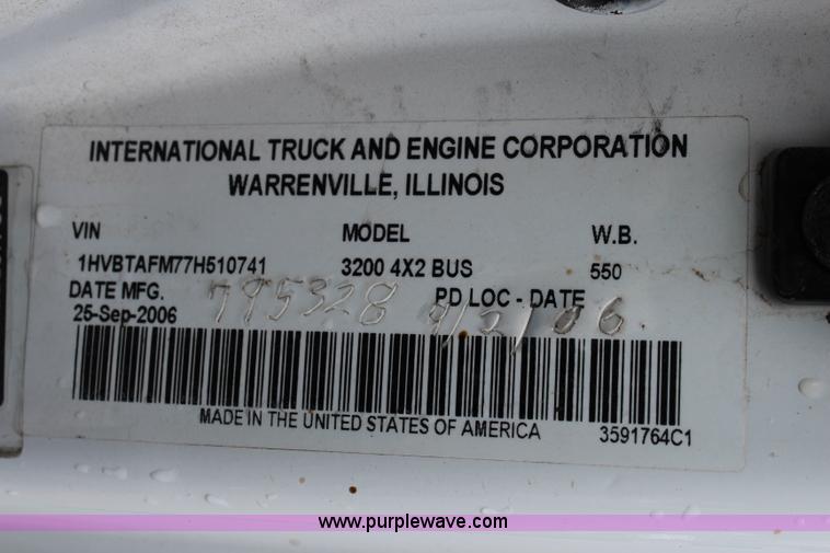 image for item J1199 2007 International 3200 bus