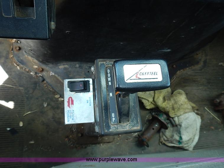 image for item J1225 2001 International 4900 dump truck