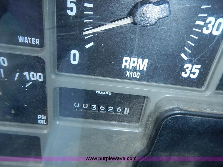 image for item J1225 2001 International 4900 dump truck