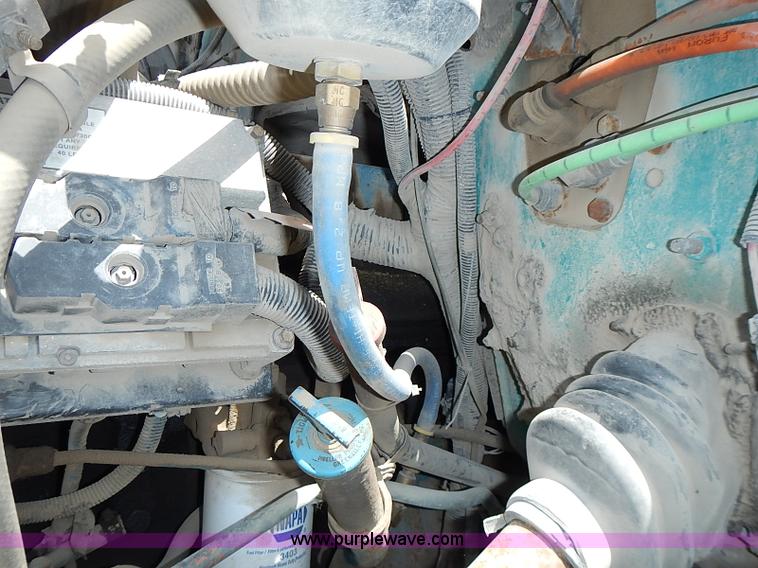 image for item J1225 2001 International 4900 dump truck