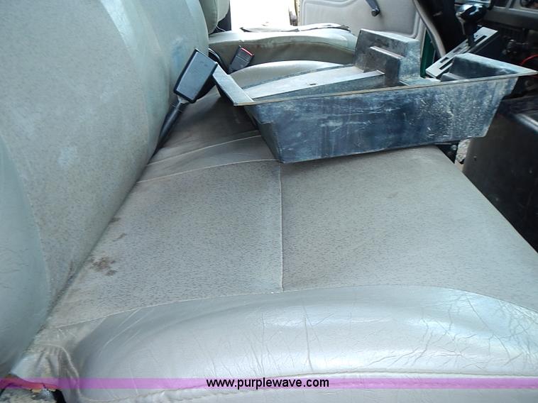 image for item J1225 2001 International 4900 dump truck