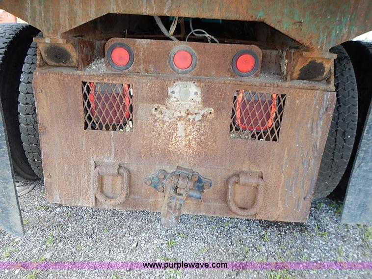 image for item J1225 2001 International 4900 dump truck