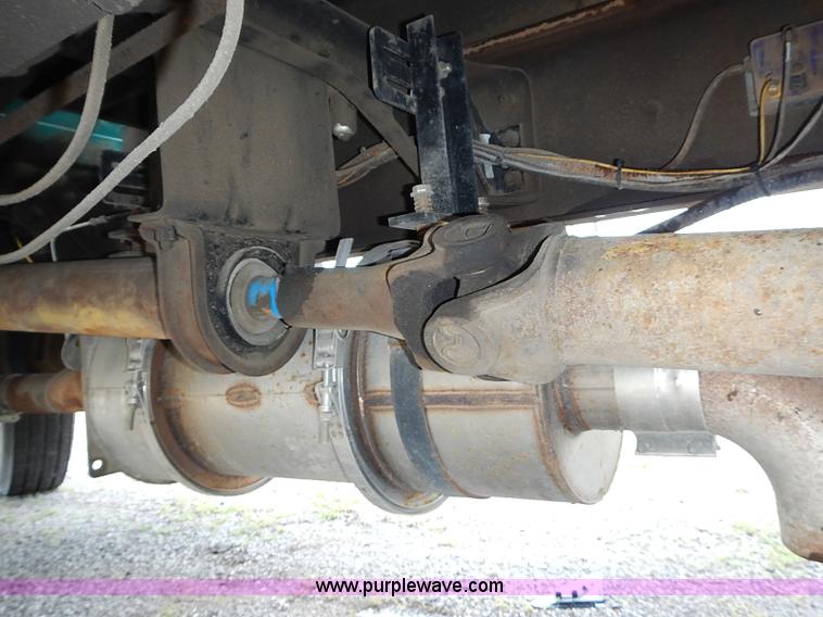 image for item J1225 2001 International 4900 dump truck